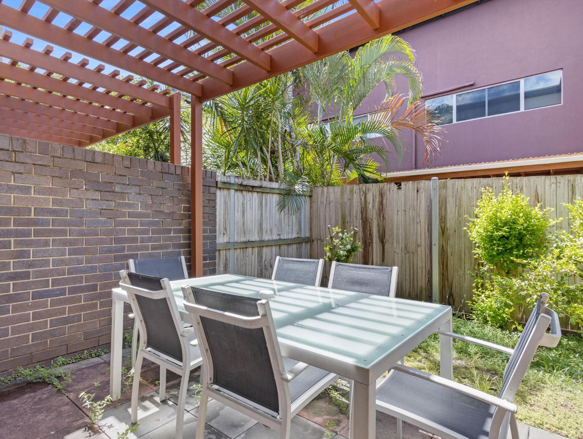Quarterdecks Retreat Villa Urangan Екстериор снимка
