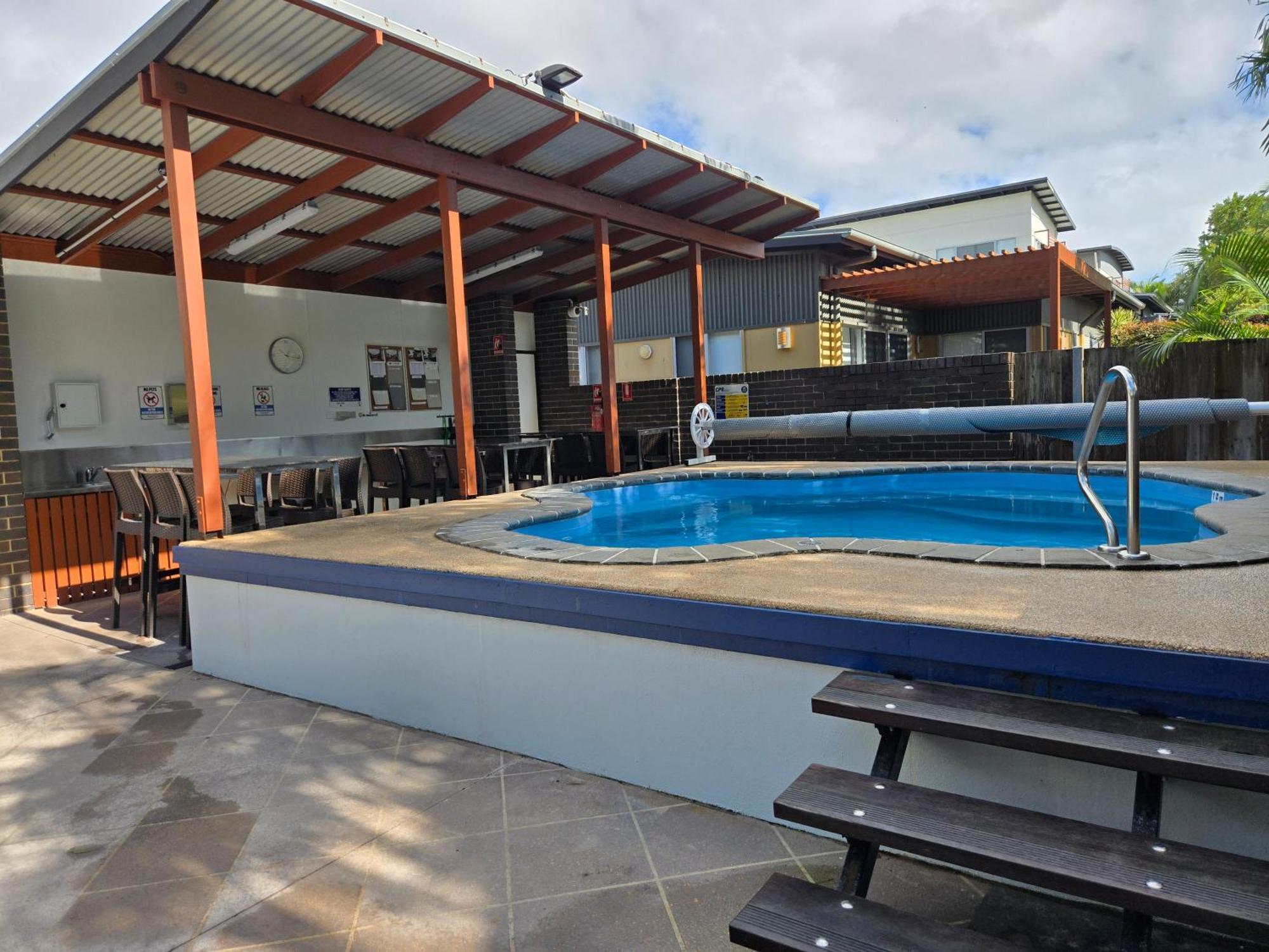 Quarterdecks Retreat Villa Urangan Екстериор снимка