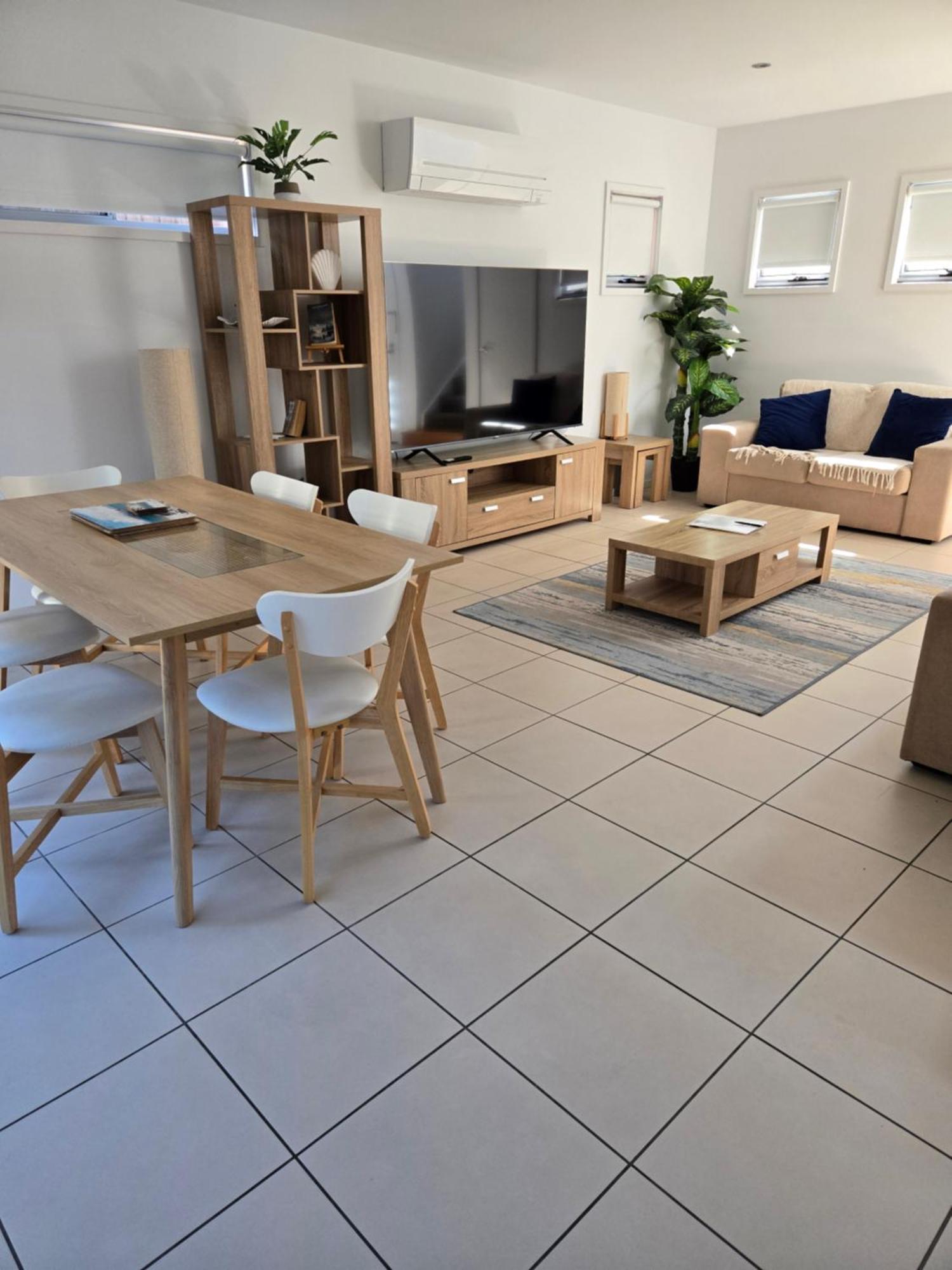 Quarterdecks Retreat Villa Urangan Екстериор снимка
