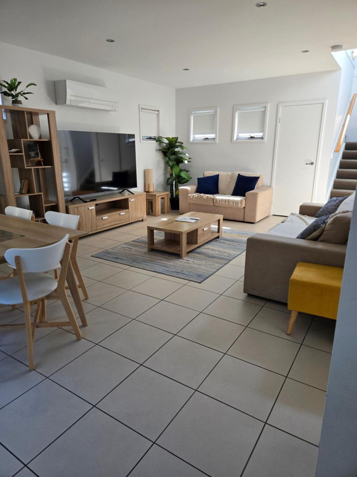 Quarterdecks Retreat Villa Urangan Екстериор снимка